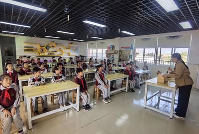 三鄉鎮小學教師獲評“全國自制教具能手”，教學模型與教具銷售備受關注